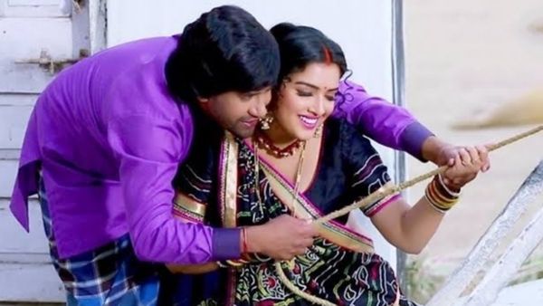 Bhojpuri Video: आम्रपाली दुबे और निरहुआ का रोमांस देख लोगों के छूटे पसीने, वीडियो ने मचाया बवाल