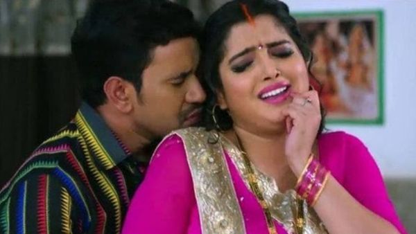 Bhojpuri Video: 'पलंगिया तोड़ देंगे...' आम्रपाली दुबे संग निरहुआ ने किया पलंगतोड़ रोमांस, वीडियो ने मचाया बवाल