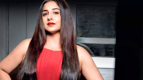 Hair Care: गर्मियों में डैमेज हो रहे हैं बाल, तो फॉलो करें विद्या बालन के ये घरेलू नुस्खे