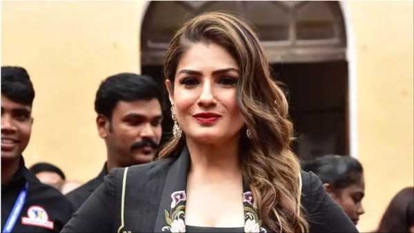 सूत्र का दावा- 'लड़ाई के बहाने शख्स ने Raveena Tandon को पहले थप्पड़ मारा और फिर जोर से खींचे बाल'