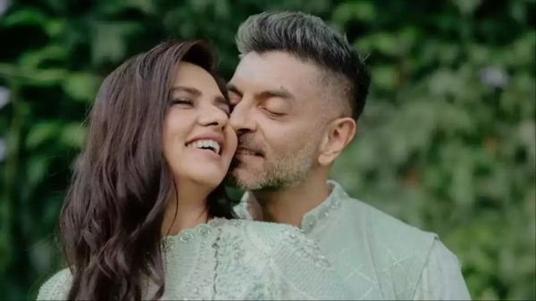 तो क्या टूटते रिश्ते बचाने के लिए Dalljiet Kaur पहुंच गईं ससुराल? साथ नजर नहीं आए पति लेकिन...