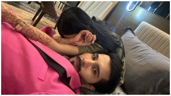 दूसरी शादी के बाद इस मशहूर एक्टर ने शेयर की बेगम के साथ रोमांटिक तस्वीर, लोग बोले- अब इसे भी मारेगा...