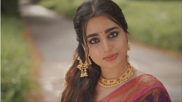 Ayesha Khan के साथ रात में गंदी हरकत करना चाहता था शख्स, एक्ट्रेस ने ऐसे सबके सामने चखाया मजा
