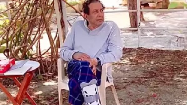 88 साल की उम्र में टूटा पैर लेकर इस हालत में अकेले गांव में दिखे धर्मेंद्र, इधर जीत के जश्न में डूबी हैं हेमा