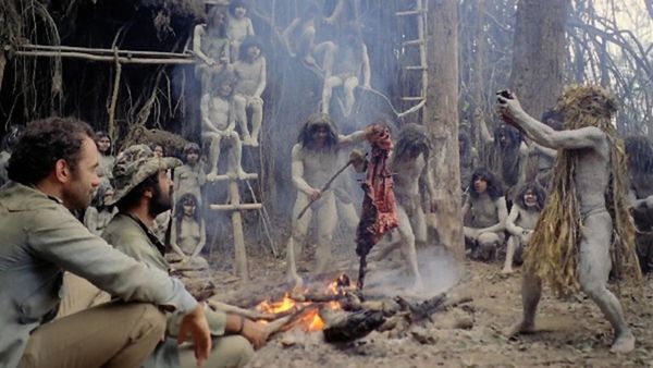 सीन रियल दिखें इसलिए एक्टर्स से रेप करवाए, डायरेक्टर पर एक्टर्स की हत्या के केस चले