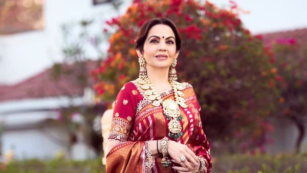 पहन लिए नीता अंबानी जैसे ब्लाउज तो किसी रानी से नहीं लगेंगी कम, पड़ोसी भी कहेंगे- वाह