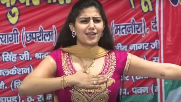 Sapna Choudhary के इस वायरल डांस को देख आप भी ठोकेंगे ताली, गुलाबी सूट पहन मचाई गदर