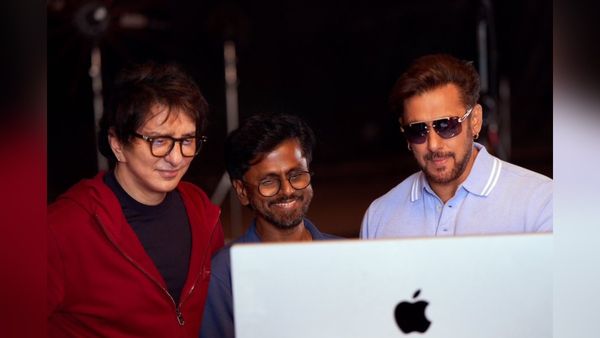 Sikandar फिल्म से आया तगड़ा अपडेट, फैंस हुए खुश, बोले- 'चॉकलेट लेकर गैलेक्सी आ रहे हैं'