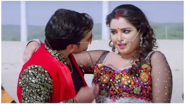 Bhojpuri Video: आम्रपाली दुबे-निरहुआ के गाने ने मचाया बवाल, एक्ट्रेस की अदाओं के दीवाने हुए लोग