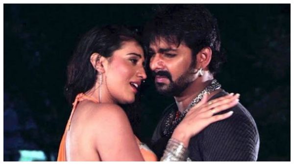 Bhojpuri Video: पवन सिंह संग अक्षरा सिंह का रोमांस वीडियो मचा रहा धूम, देख लोगों के छूटे पसीने