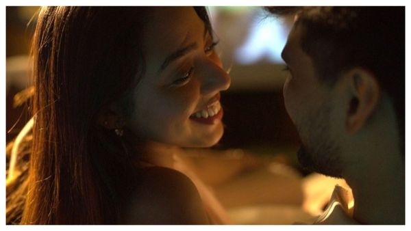 शादी के कुछ दिन पहले वायरल हो गई तारक मेहता की एक्ट्रेस की कोजी तस्वीरें, नाइट डेट पर हो रही थी इंटीमेट