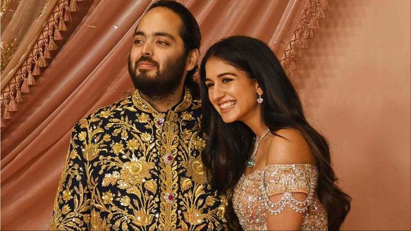 Anant Ambani Radhika Merchant की शादी में हुई बड़ी चूक, बॉम्ब की धमकी के बाद दो लोग वेन्यू में घुसे और...