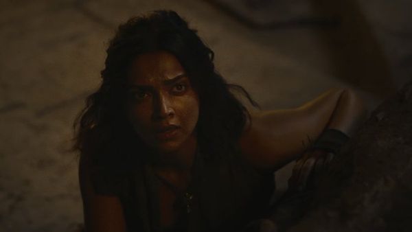 एक्टर ने प्रेग्नेंट दीपिका पादुकोण के बालों को पकड़कर घसीटा, बेबी बंप में ऐसी हो गई हसीना की हालत