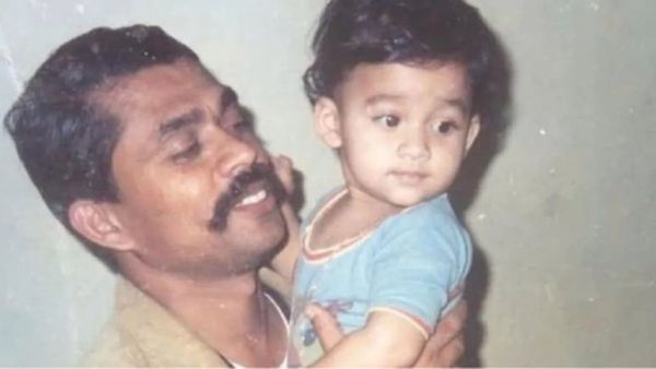 पापा की गोद में नज़र आ रही ये बच्ची शाहरुख खान संग रच चुकी है इतिहास, 27 की उम्र में किया धर्म परिवर्तन