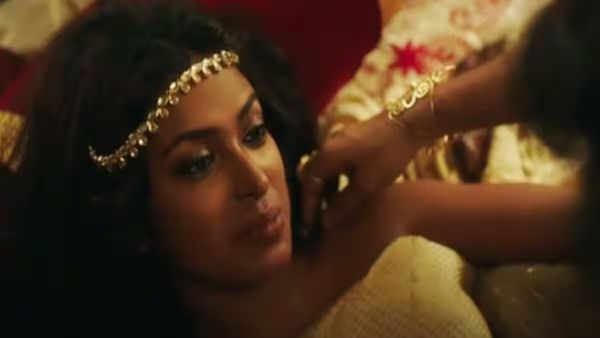 सहेली संग छुट्टी मनाने गई हसीना उसी के पति के साथ रात भर सोई, फिर की ऐसी डील- अब तेरा पति मेरा....