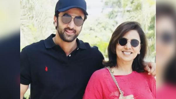 Ranbir Kapoor ने मां के कदमों में क्यों रखे थे 250 रुपए? कारण जानकर हैरान हो जाएंगे आप!