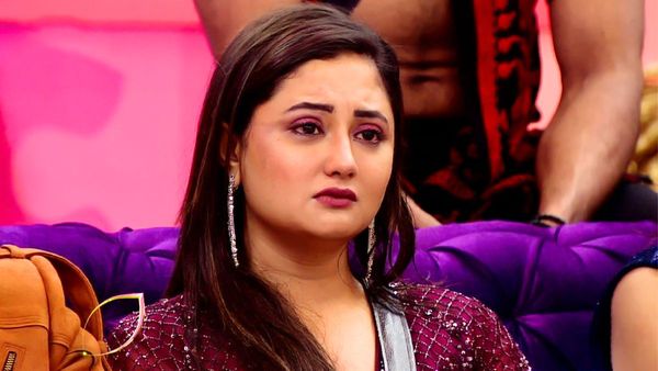 सड़क पर गुजारने पड़े थे दिन, जेब में थे सिर्फ 20 रुपये, रश्मि देसाई का छलका दर्द, बोलीं- मर जाती तो अच्छा था..