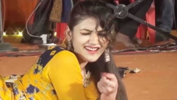 Haryanvi Gana: गोरी नागोरी का ऐसा फाडू डांस देख उड़ जाएंगे होश, वीडियो ने मचाया पूरे यूट्यूब पर धमाल