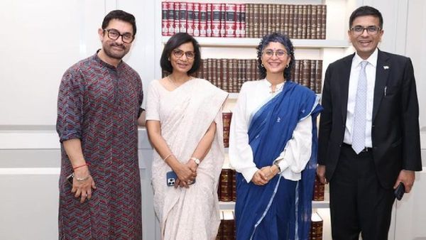 सुप्रीम कोर्ट में हुई लापता लेडीज की स्क्रीनिंग, आमिर-किरण के साथ नजर आए CJI डीवाई चंद्रचूड़!