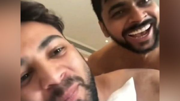 Elvish Yadav और Lovekesh Kataria का बेडरूम वीडियो वायरल होते ही मचा बवाल, बोले- 'गे होना बुरी बात नहीं..'