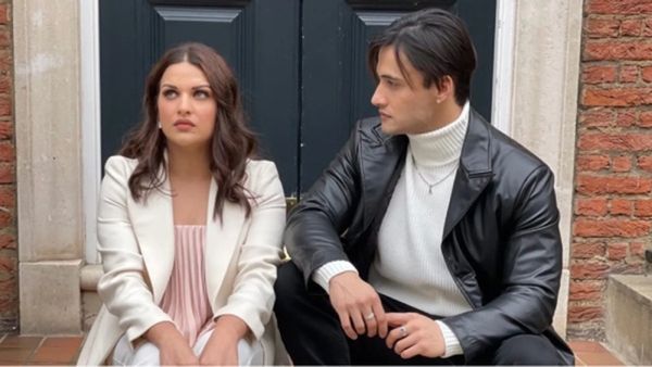 आसिम रियाज के बदतमीजी वाले वीडियो के बीच हिमांशी खुराना का पोस्ट, लिखा- 'खोलूंगी राज'