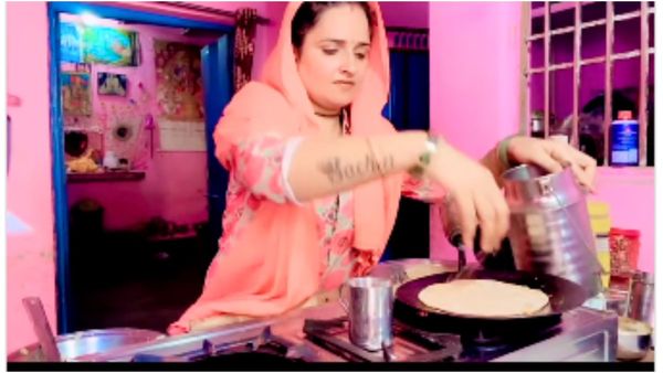 Seema Haider को खाना बनाता देख लिया तो कभी नहीं खाएंगे पराठे,लोग बोले- ये वड़ा पाव गर्ल की भी मां निकली, VIDEO