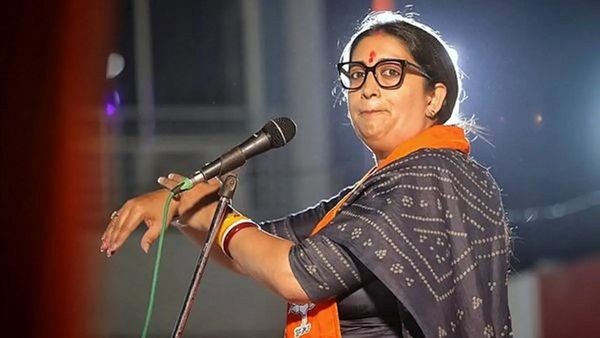 अटल बिहारी वाजपेयी से खुद की तुलना करने पर बुरी तरह ट्रोल हुईं स्मृति ईरानी, कह डाली इतनी बड़ी बात?