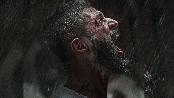 'VD 12' की पहली झलक आई सामने, विजय देवरकोंडा का नया लुक देख रूमर्ड गर्लफ्रेंड रश्मिका मंदाना ने यूं किया रिएक