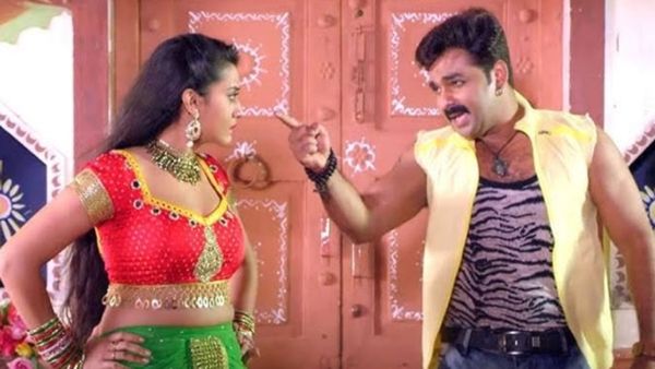 Bhojpuri Video: बंद कमरे में रोमांस करते दिखे पवन-अक्षरा, वीडियो ने मचाया तहलका