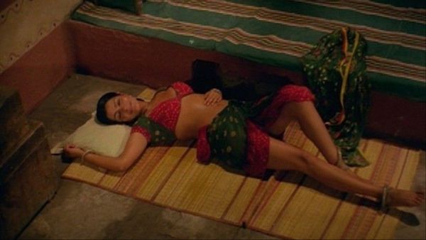 पहली ही फिल्म में इस एक्ट्रेस ने फूंक ली इतनी सारी चिलम, सेट पर मौजूद लोग उठाकर ले गए होटल