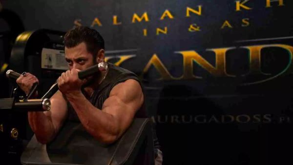 Sikandar First Look- सलमान खान के फैंस मिला तोहफा, जिम से भाईजान ने पोस्ट कर दिया फर्स्ट लुक!