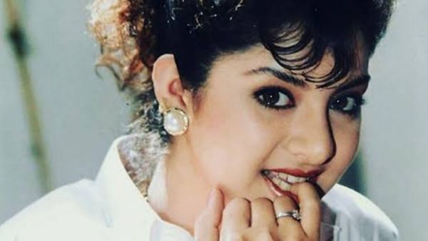 'दिव्या भारती का पुनर्जन्म...', वही आंखें-वही चेहरा, Divya Bharti की हमशक्ल को देख चकरा जाएगा दिमाग