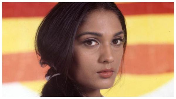 Bigg Boss प्रीमियर शुरू होने को था इधर 55 साल की Anu Agarwal ने Topless फोटो शेयर कर हिला दिया इंटरनेट