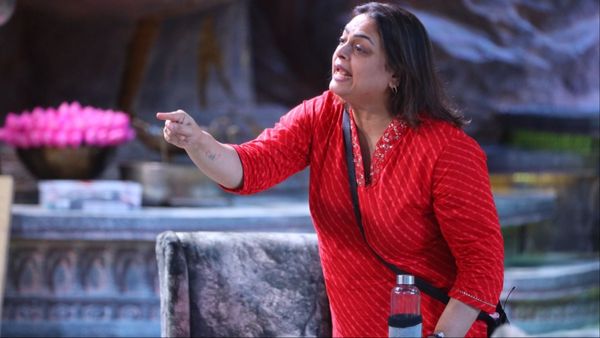 Bigg Boss 18: खाना ना मिलने से परेशान हुईं Shilpa Shirodkar, सबके सामने दी जान देने की धमकी!