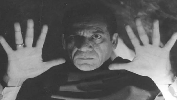 55 साल की नौकरानी के साथ S*X कर एक्टर ने दी सफाई- कसूर 14 साल के बच्चे का था ये 55 साल की औरत का..?