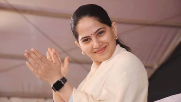 13 लाख की घड़ी चमकाती दिखीं Jaya Kishori! वीडियो देख लोग बोले- सब मोह-मोया है बोलकर ऐश कर रही...