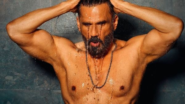 63 की उम्र में Sunil Shetty ने शेयर की बाथरूम फोटोज, देखते ही फैन्स हुए क्रेजी, बोले- हम पर रहम करो...