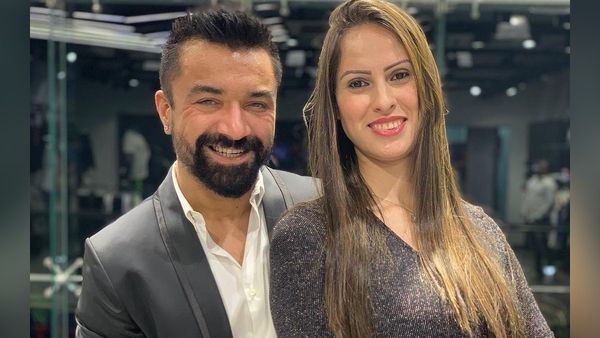 Ajaz Khan की पत्नी को कस्टम ऑफिसर्स ने किया गिरफ्तार, घर में मिले ड्रग्स, मच गया बवाल!