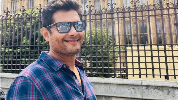 परिवार के साथ ताज महल देखने गए थे Amar Upadhyay, तभी लोगों ने एक्टर की फाड़ दी टी-शर्ट और खूब मारी खरोंचें
