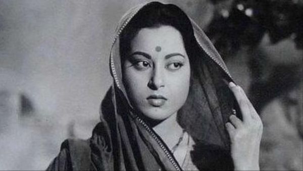 इस एक्ट्रेस को देखते ही पैर पकड़ लेते थे लोग, आशीर्वाद लेने वालों की घर पर लगती थी भीड़