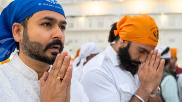 आदित्य धर संग गोल्डन टेंपल पहुंचे रणवीर सिंह, फिल्म के अगले शेड्यूल के लिए लिया आशीर्वाद