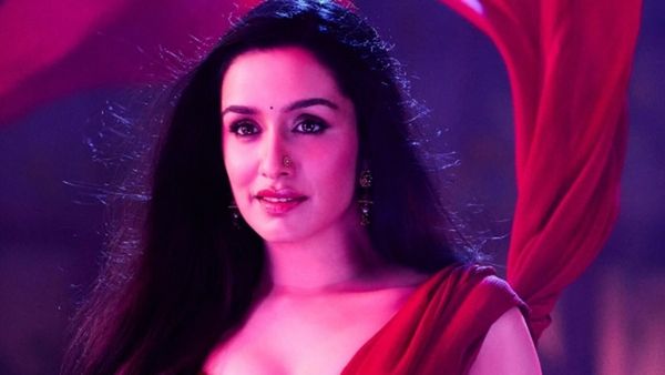 Shraddha Kapoor ने फैन्स के साथ शेयर की अपने आधार कार्ड की तस्वीर, फैन्स बोले- ये है असली श्रद्धा...