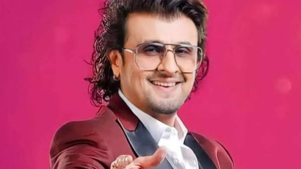 Sonu Nigam के कॉन्सर्ट के बीच में उठा कर चले गए राजस्थान के सीएम, सिंगर बोले- जाना है तो आया ना करें...