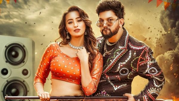 Bhojpuri Video: नीलकमल सिंह के नए गाने 'गाना डीजे पे बाजी' ने मचाई धूम, कुछ घंटों में 1 मिलियन किए पार