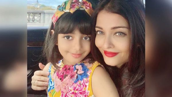 कार के अंदर आराध्या को Kiss करती नजर आईं Aishwarya Rai, क्यूट वीडियो वायरल