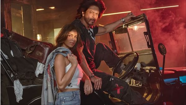 Shah Rukh Khan की लाडली चली बॉयफ्रेंड संग न्यू ईयर मनाने? फार्महाउस के लिए रवाना होता दिखा कपल!