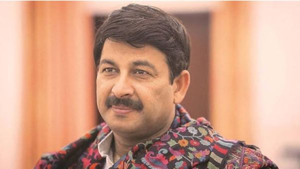 स्कूल जाने के लिए मीलों पैदल चला ये एक्टर, मजदूरों संग किया काम, आज करोड़ों का है मालिक, पहचाना?