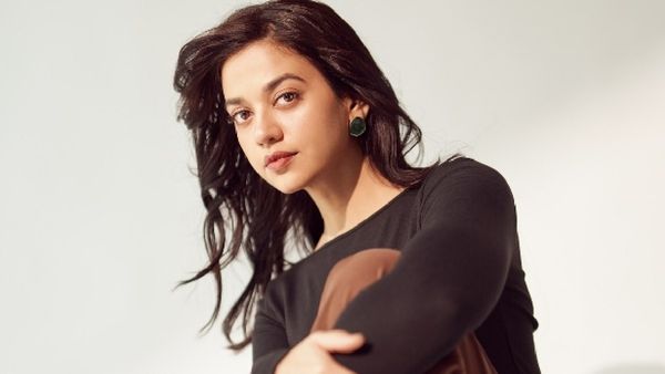 ऑनस्क्रीन किसिंग सीन देने की बात सुनते ही रो पड़ी थी ये एक्ट्रेस, कई बार प्रोजेक्ट्स से धो चुकी हैं हाथ