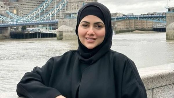 'सौ चूहे खाकर बिल्ली हज को चली...', Sana Khan ने औरतों के छोटे कपड़े पहनने पर कसा तंज, हुईं ट्रोल