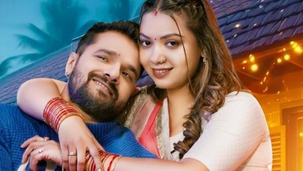 Bhojpuri Video: 'कमर छतरी' गाने से खेसारी लाल यादव ने मचाया धमाल, रक्षा गुप्ता संग किया ज़ोरदार डांस